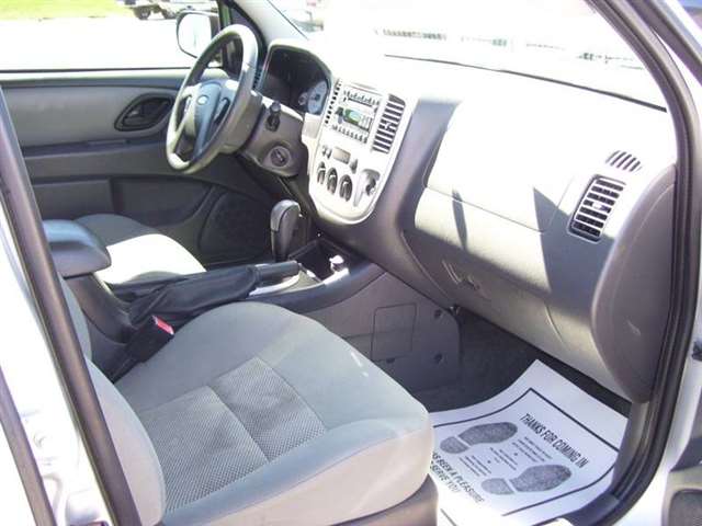 2006 Ford Escape AWD XLT 4dr SUV w/3.0L